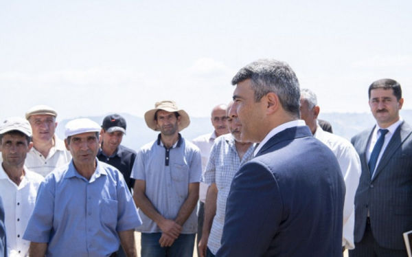 nazir-lerikin-dag-kendinde-taxil-bicininde-istirak-edib